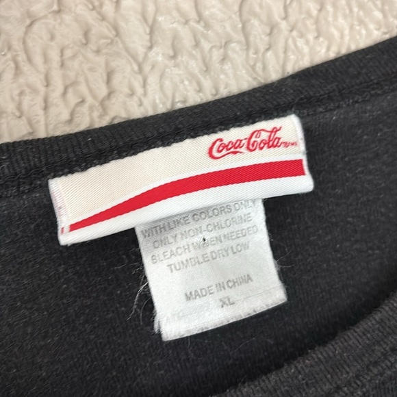 Women’s CocaCola Las Vegas Tshirt Glitter Skyline, Size XL, Black - Picture 3 of 6